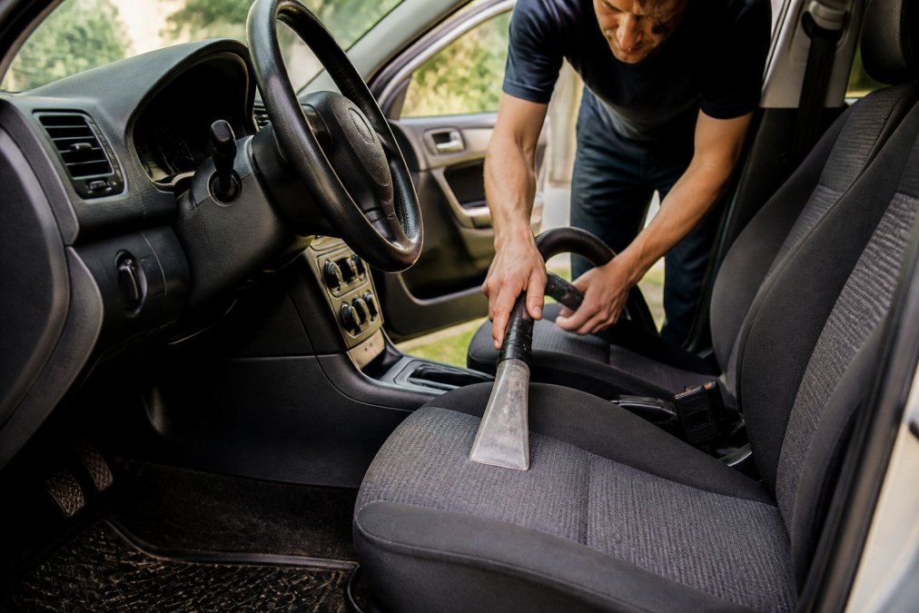 Best Way to Remove Car Odors: A 2026 Guide